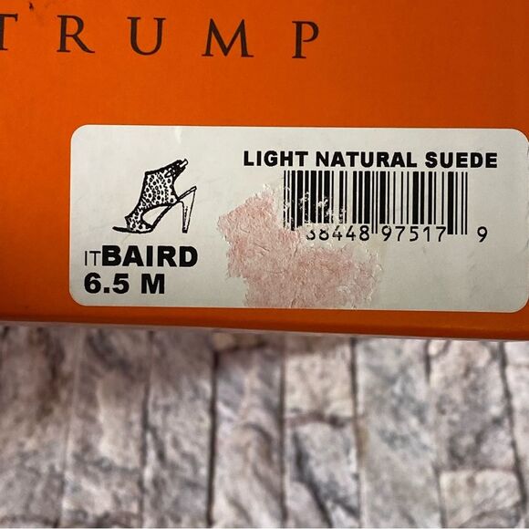 Ivanka Trump Baird Peep Toe Sandals Women's Size 6.5 Light Natural Suede Bootie - Picture 9 of 9